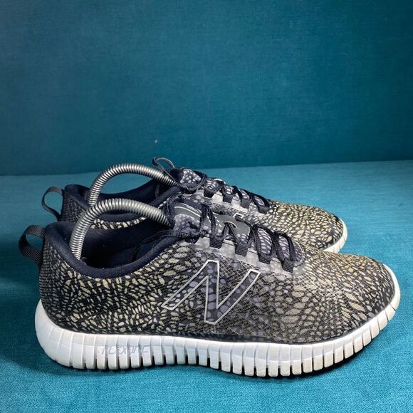 Size 9.5 - Women’s New Balance Flexonic shoes - Picture 3 of 8